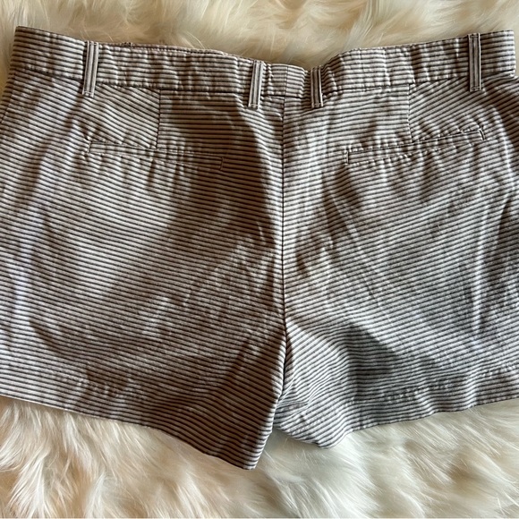GAP Khaki Shorts Size 12 - Picture 2 of 3